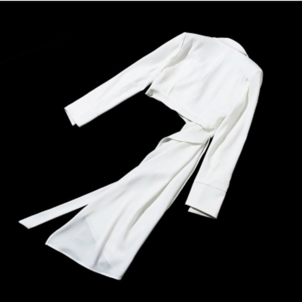 White Asymmetrical Blouse ❄️ - Picture 7 of 7